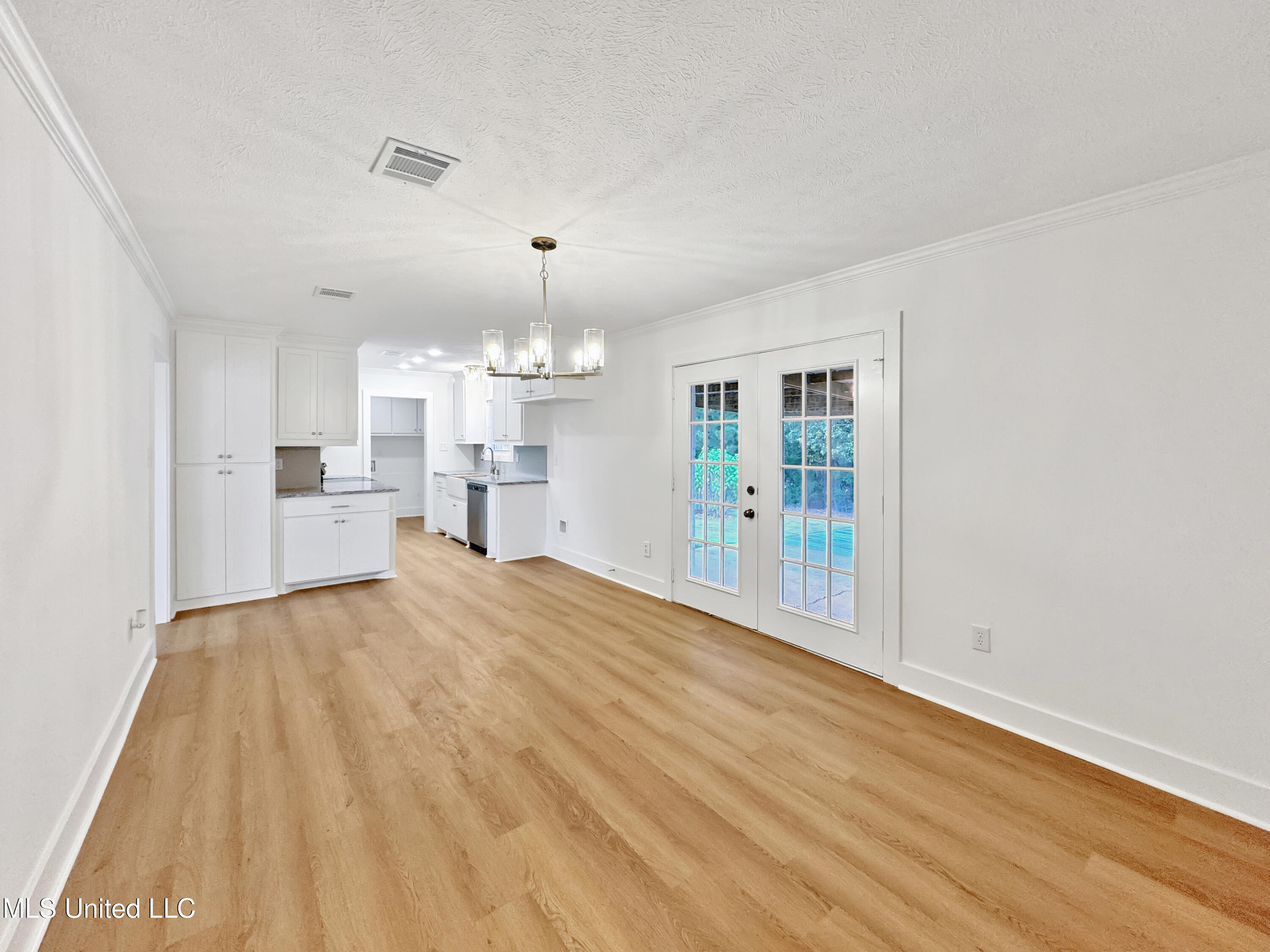 116 Duffey Drive Florence, MS 39073 - Photo 7 of 33 IMG_7350