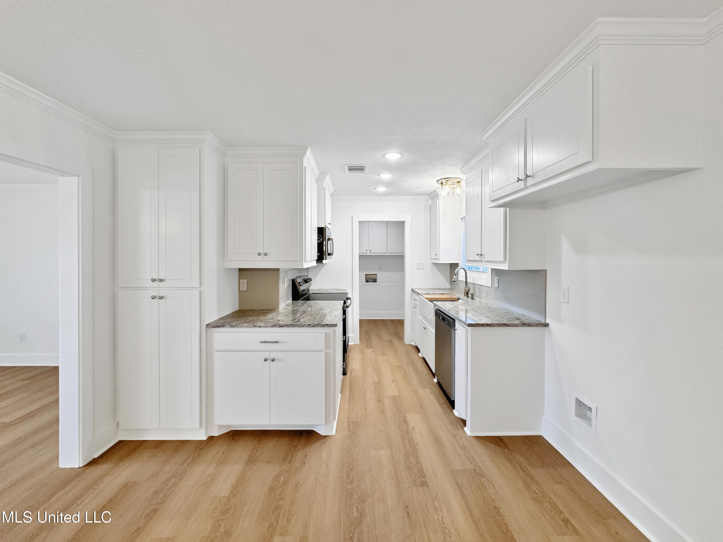 116 Duffey Drive Florence, MS 39073 - Photo 8 of 33 IMG_7351