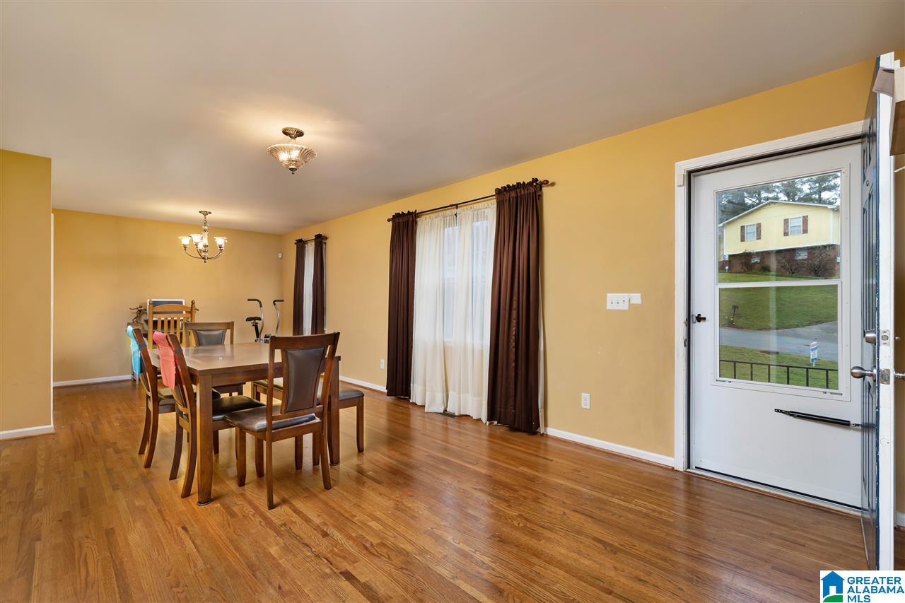 309 26th Court Northwest Birmingham, AL 35215 - Photo 4 of 24