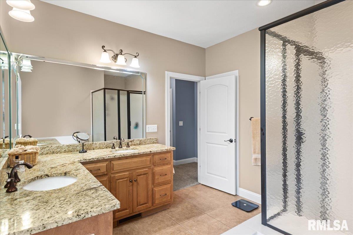 1705 Interlacken Road Springfield, IL 62704 - Photo 17 of 47