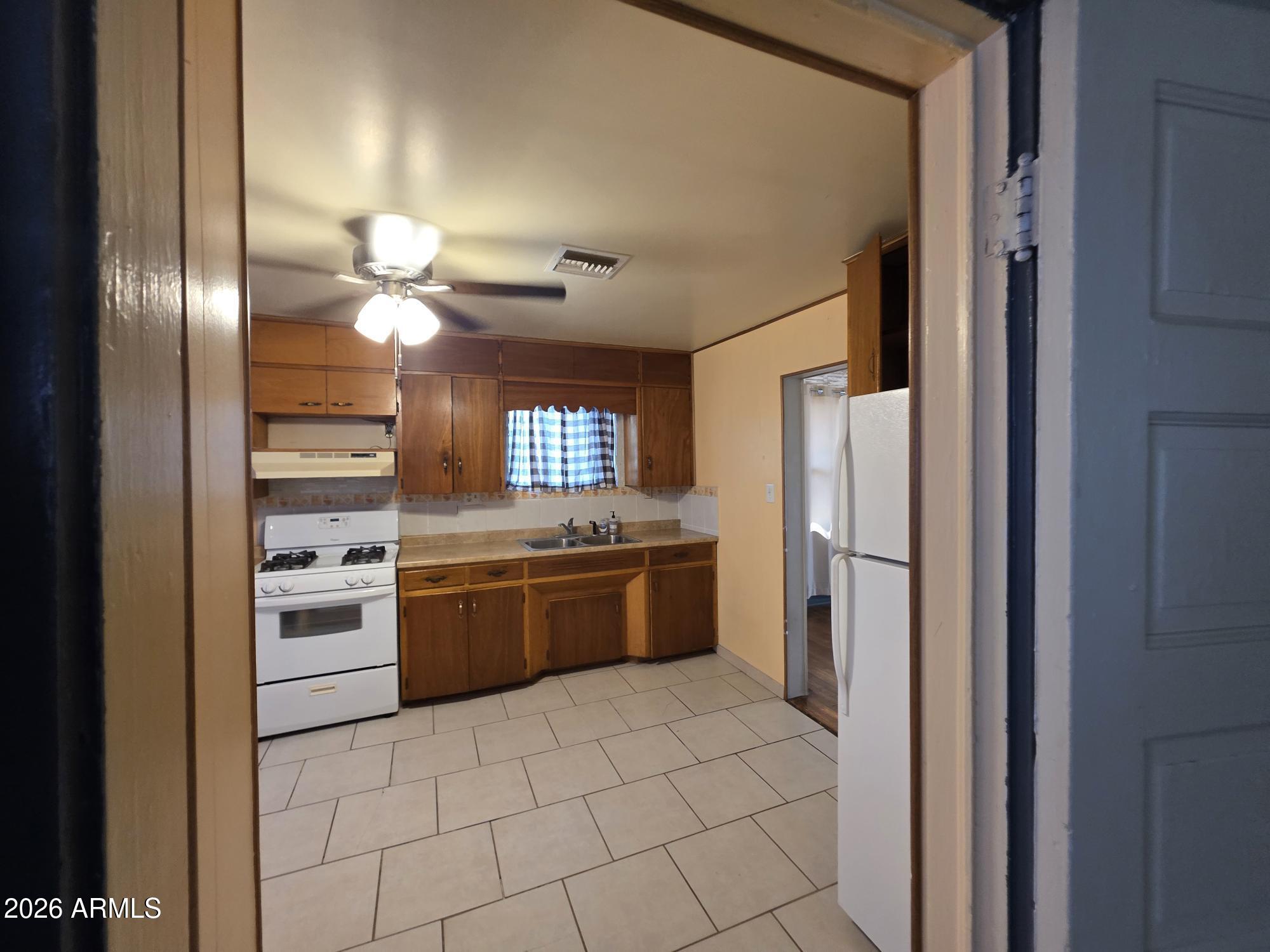 1236 East 13th Street Douglas, AZ 85607 - Photo 9 of 31 1236 13th kitchen 2
