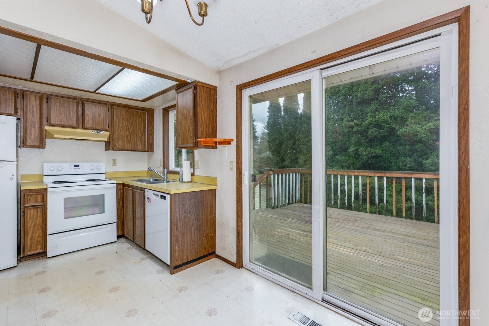 2330 171st Place Southeast Bothell, WA 98012 - Photo 9 of 25