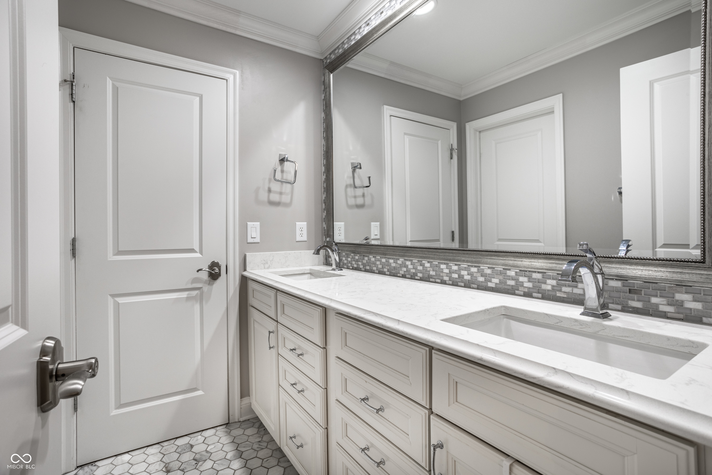 6000 Spring Mill Road Indianapolis, IN 46228 - Photo 28 of 51