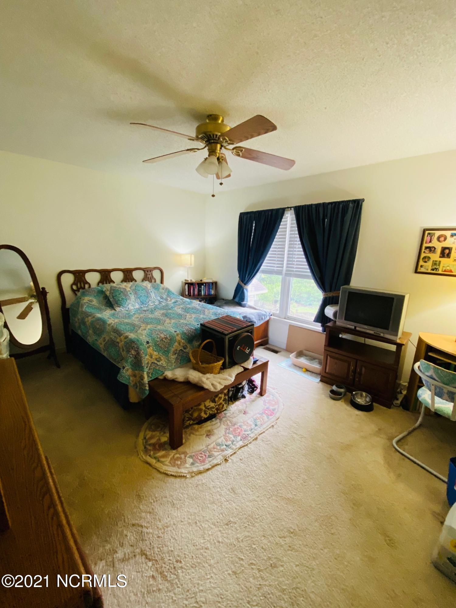 2007 Quail Ridge Road, Unit Q Greenville, NC 27858 - Photo 12 of 17 IMG_1900
