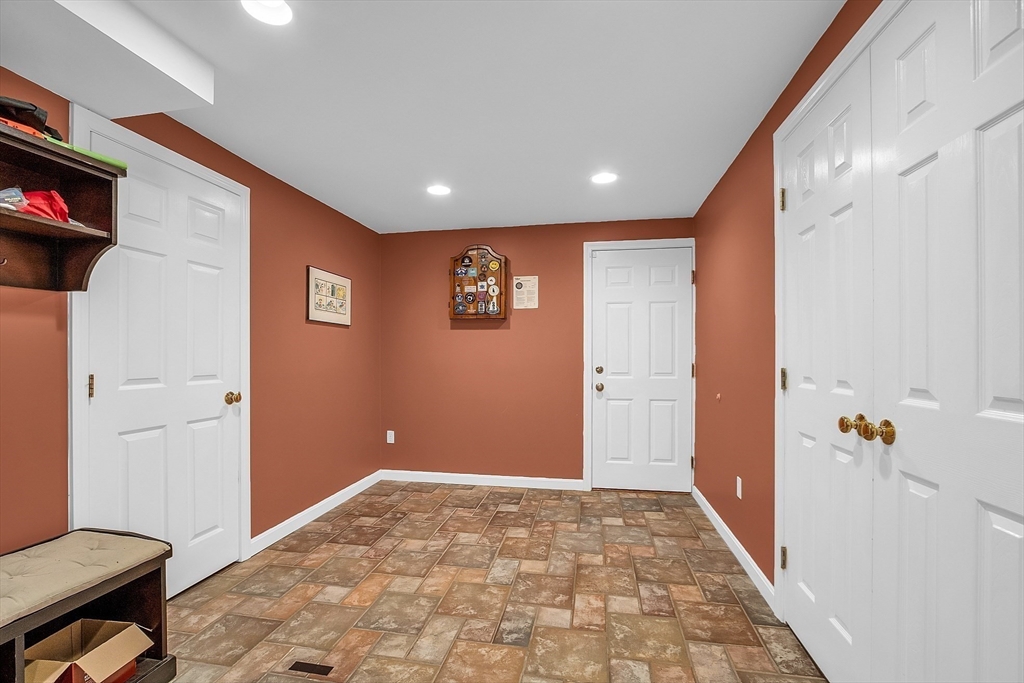 139 Greenwood Road Andover, MA 01810 - Photo 31 of 41 Gallery Image 31