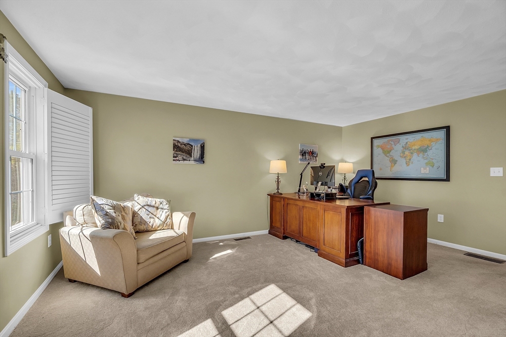 139 Greenwood Road Andover, MA 01810 - Photo 4 of 41 Gallery Image 4