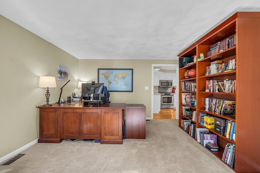 139 Greenwood Road Andover, MA 01810 - Photo 5 of 41 Gallery Image 5