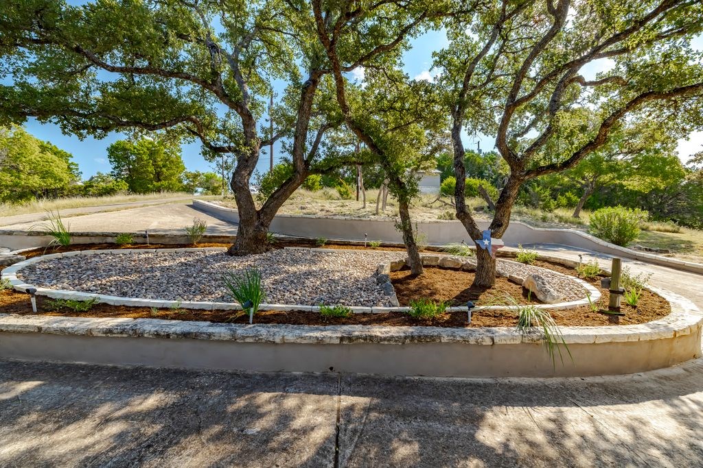 502 Lost Valley Kerrville, TX 78028 - Photo 4 of 70