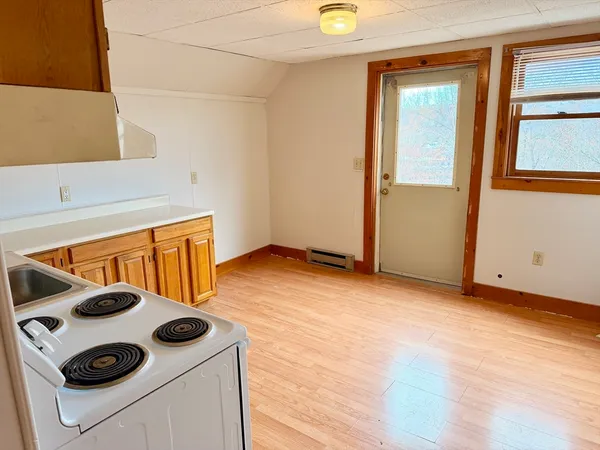 $1,380 | 30 Rockland Street, Unit 3, Fitchburg, MA 01420