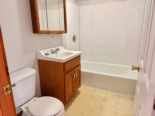 $1,380 | 30 Rockland Street, Unit 3, Fitchburg, MA 01420