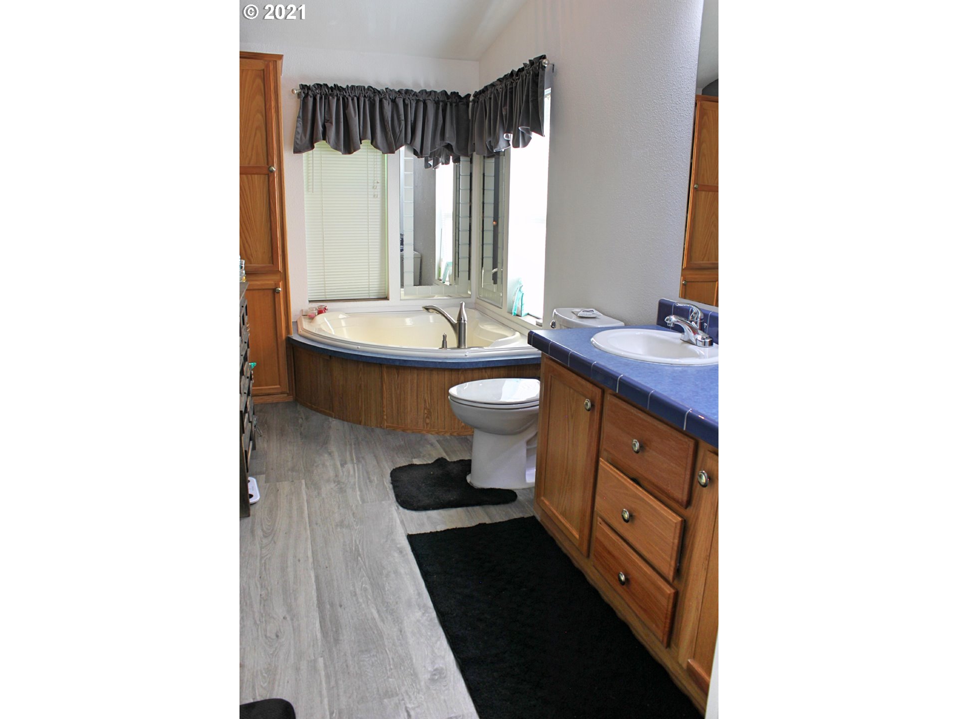 56550 North Bank Road Blue River, OR 97413 - Photo 9 of 21 Gallery Image 9