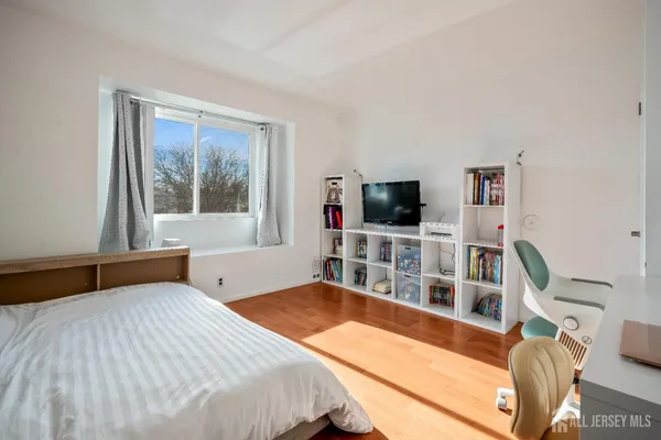 $2,995 | 424 Middlewood Road, Middletown, NJ 07748