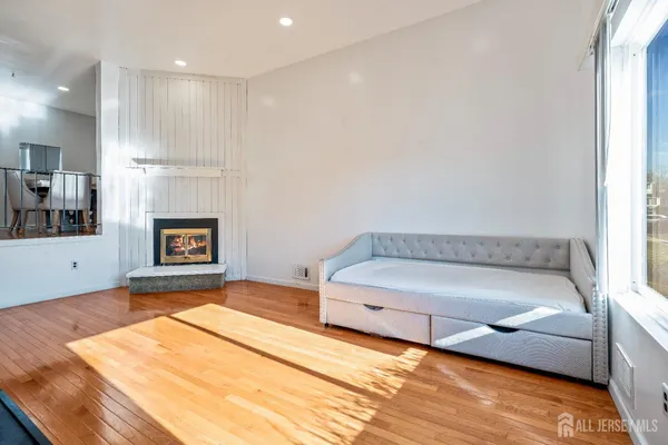 $2,995 | 424 Middlewood Road, Middletown, NJ 07748