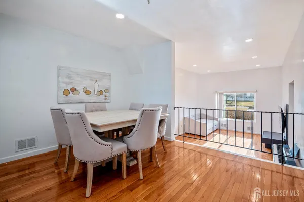 $2,995 | 424 Middlewood Road, Middletown, NJ 07748