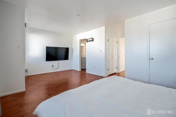 $2,995 | 424 Middlewood Road, Middletown, NJ 07748