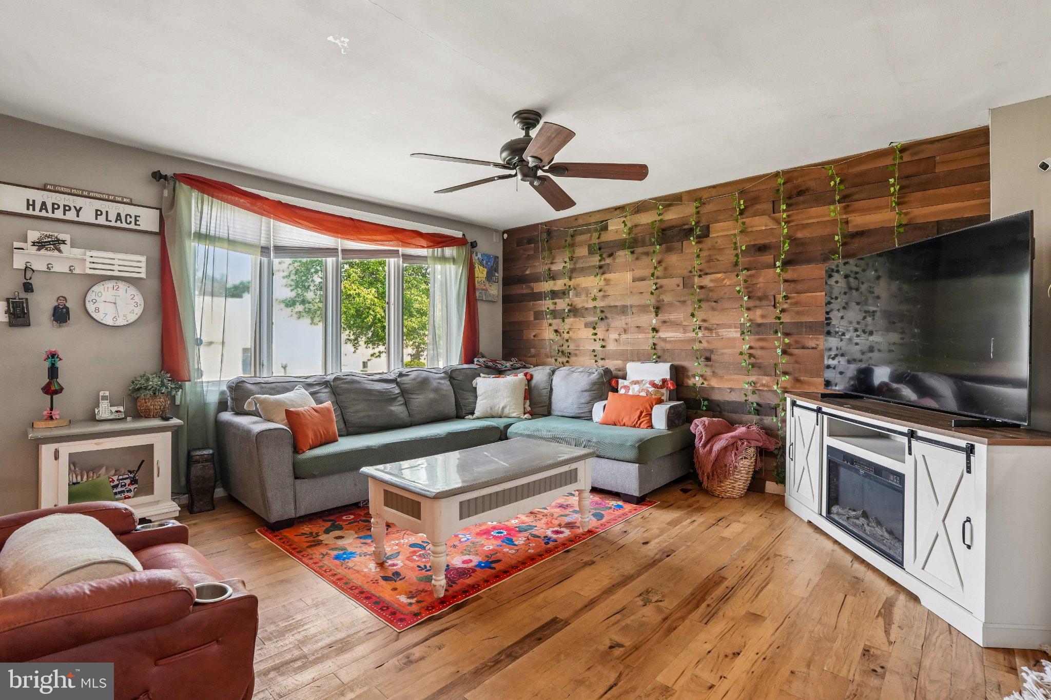 207 Rolling Road Broomall, PA 19008 - Photo 4 of 34 Gallery Image 4