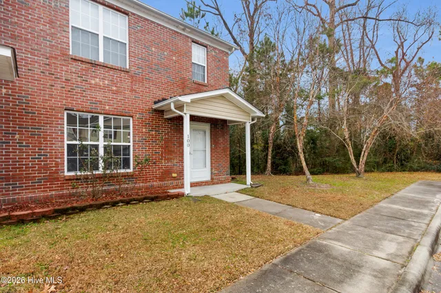 $1,450 | 100 Apache Trail, Havelock, NC 28532