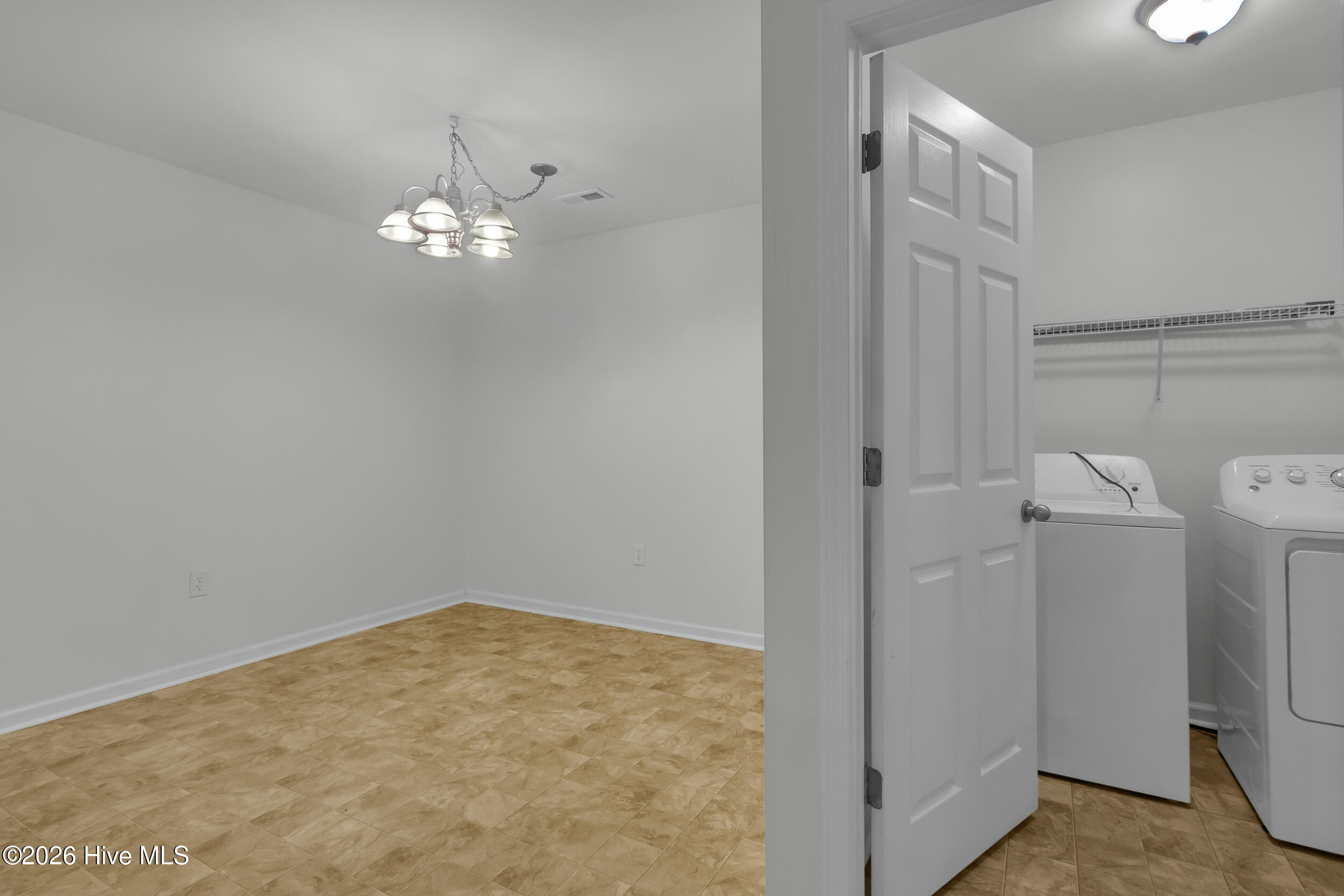 100 Apache Trail Havelock, NC 28532 - Photo 8 of 25 8_img_5644