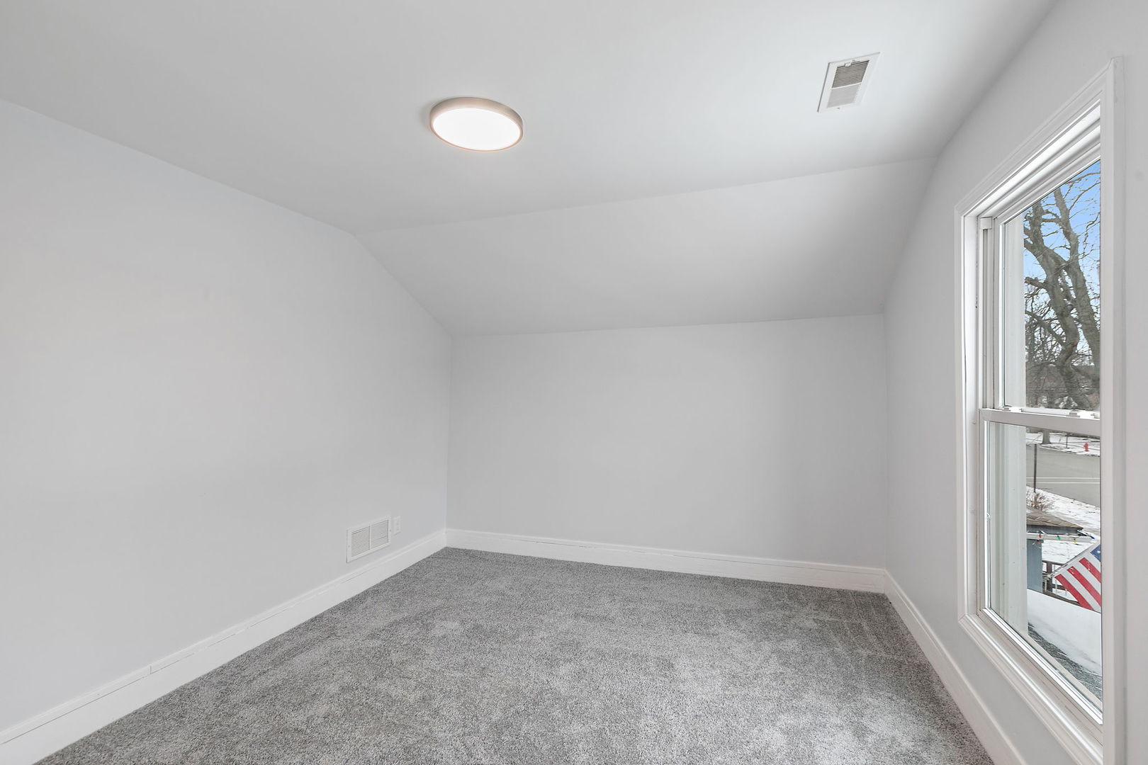 613 South 1st Street DeKalb, IL 60115 - Photo 15 of 21 a view of small space