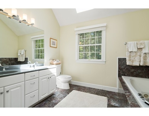 18 Battle Flagg Road Bedford, MA 01730 - Photo 12 of 22