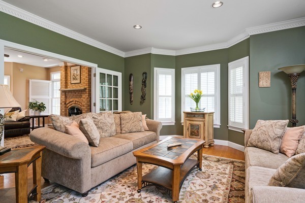 18 Battle Flagg Road Bedford, MA 01730 - Photo 5 of 22