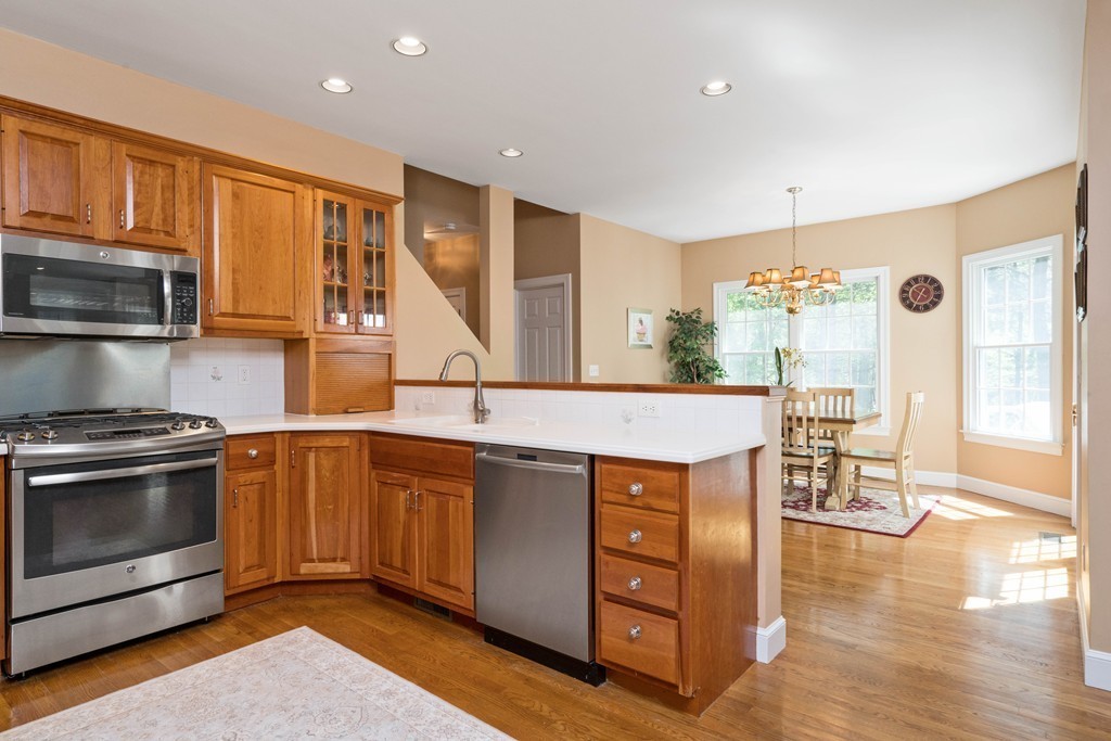 18 Battle Flagg Road Bedford, MA 01730 - Photo 8 of 22