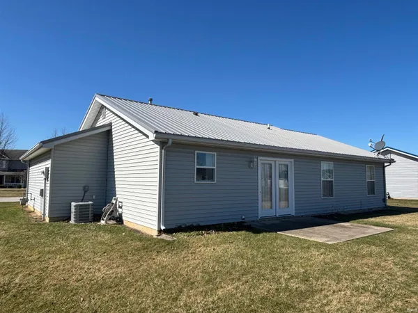 $229,900 | 1605 Greenfield Lane, Bluffton, IN 46714