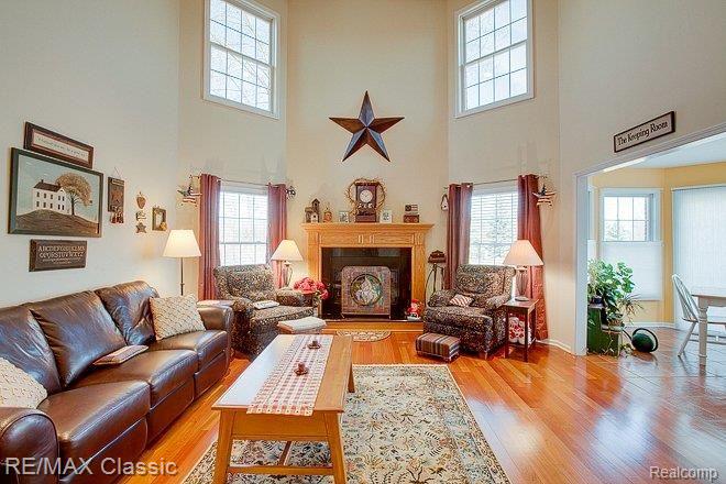 19088 Wayne Road Livonia, MI 48152 - Photo 14 of 25 Hardwood Flooring