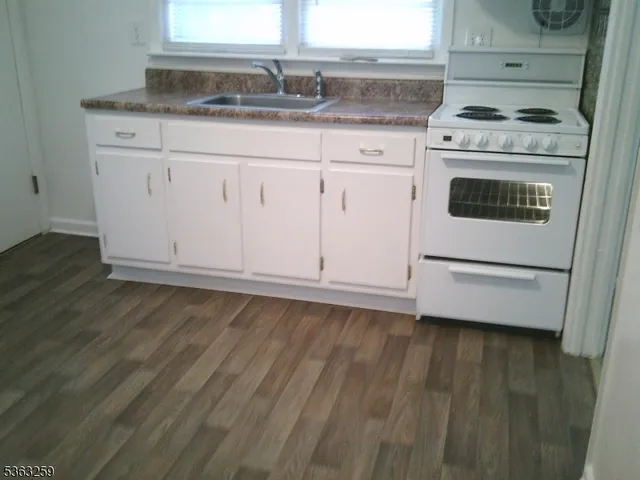 $1,850 | 208 North Park Street, East Orange, NJ 07017