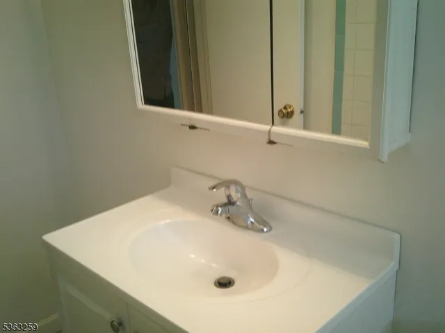 $1,850 | 208 North Park Street, East Orange, NJ 07017