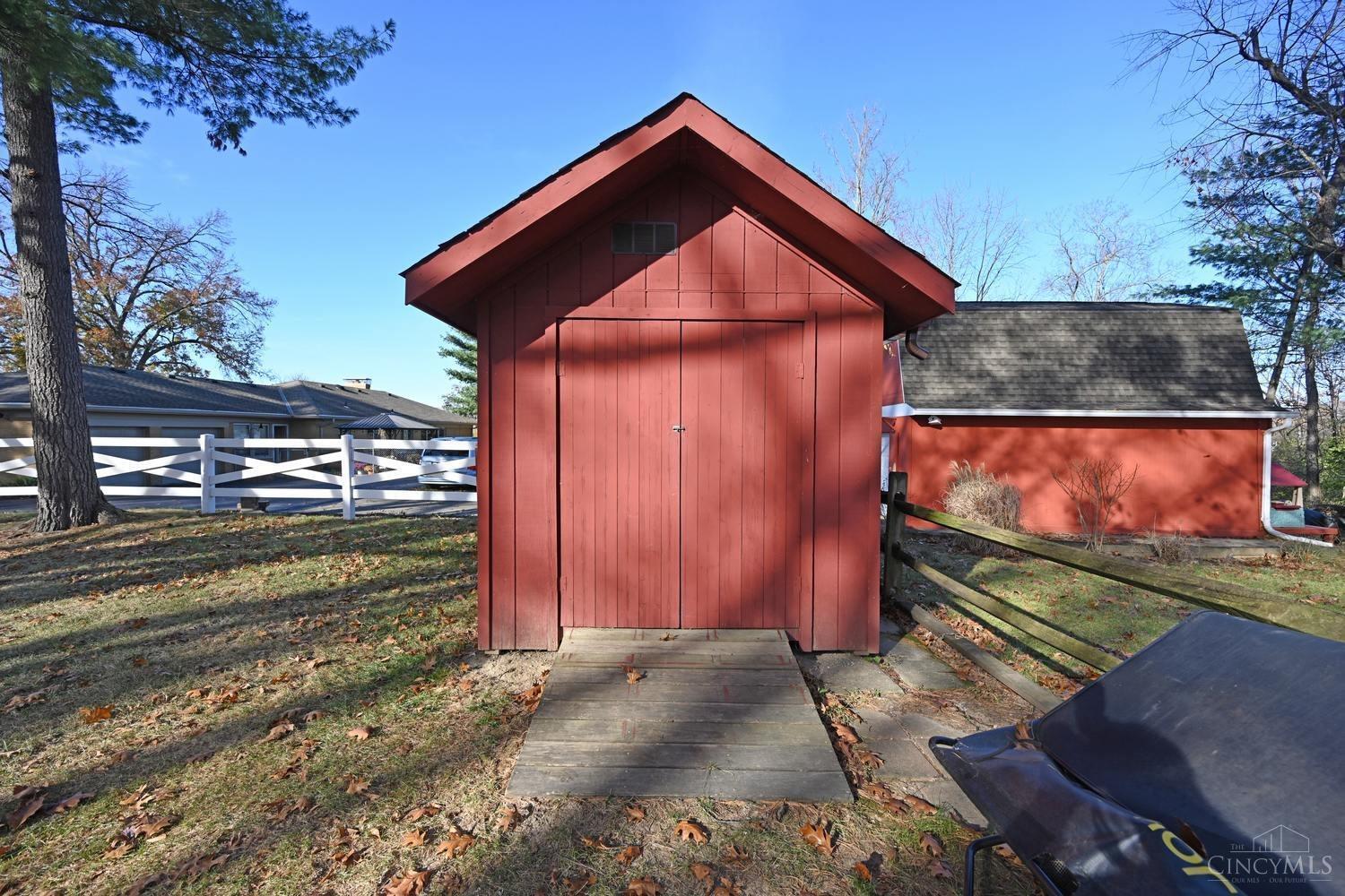 1740 Neeb Road Cincinnati, OH 45233 - Photo 47 of 49
