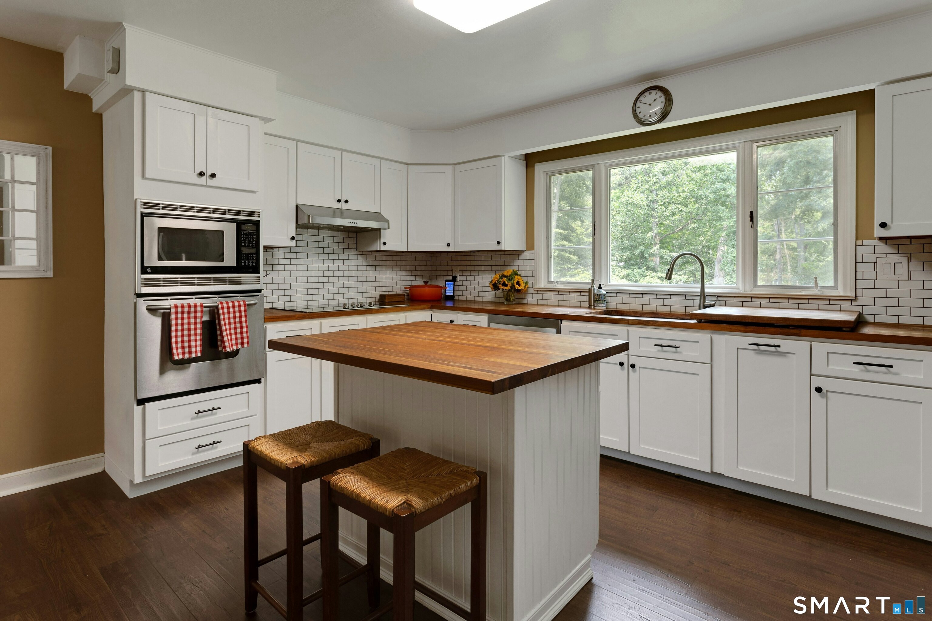 160 Eden Road Stamford, CT 06907 - Photo 9 of 27