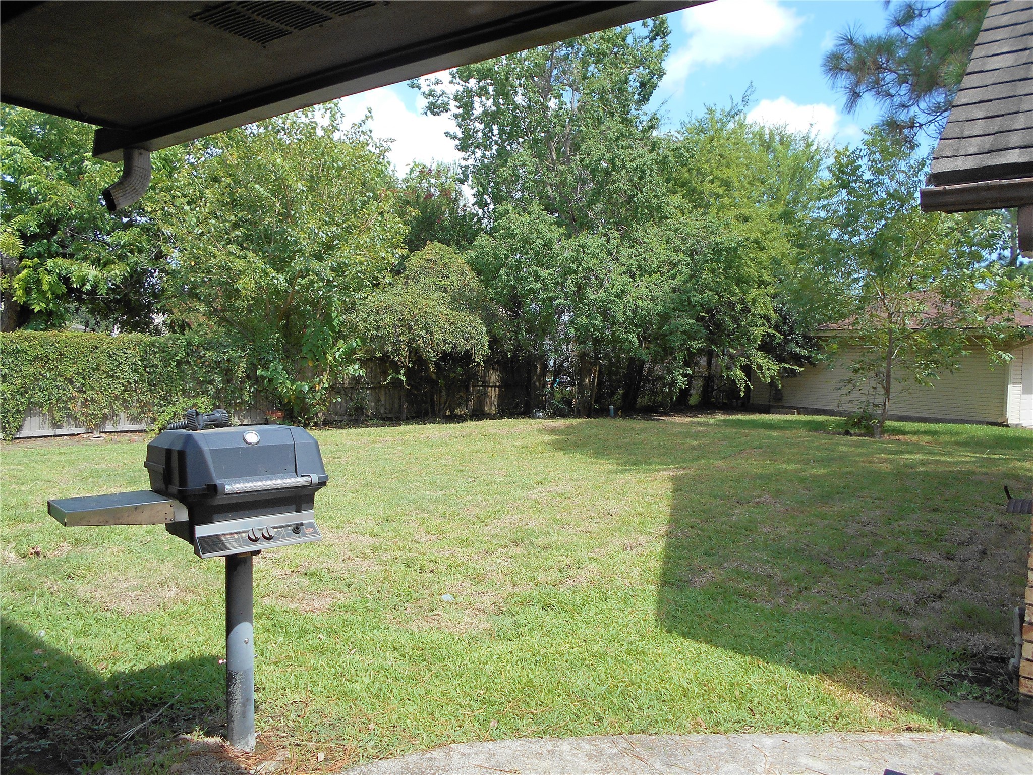 8600 Stonegate Court Port Arthur, TX 77642 - Photo 27 of 30 a fire hydrant in the middle of a field