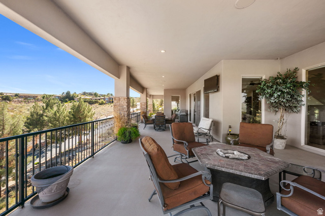 2376 Stone Crest Circle St. George, UT 84790 - Photo 20 of 61 View of patio featuring outdoor dining space