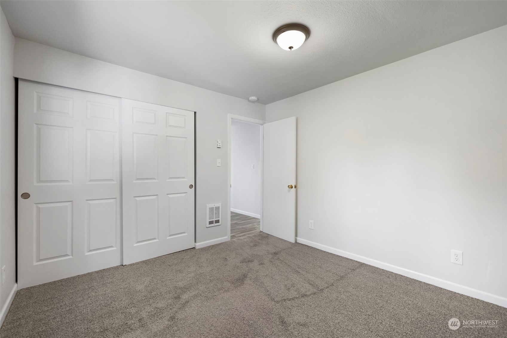 121 Sunnyhill Road West Bremerton, WA 98312 - Photo 13 of 39 Gallery Image 13
