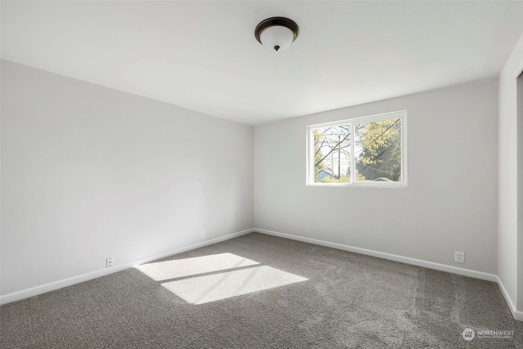 121 Sunnyhill Road West Bremerton, WA 98312 - Photo 9 of 39 Gallery Image 9
