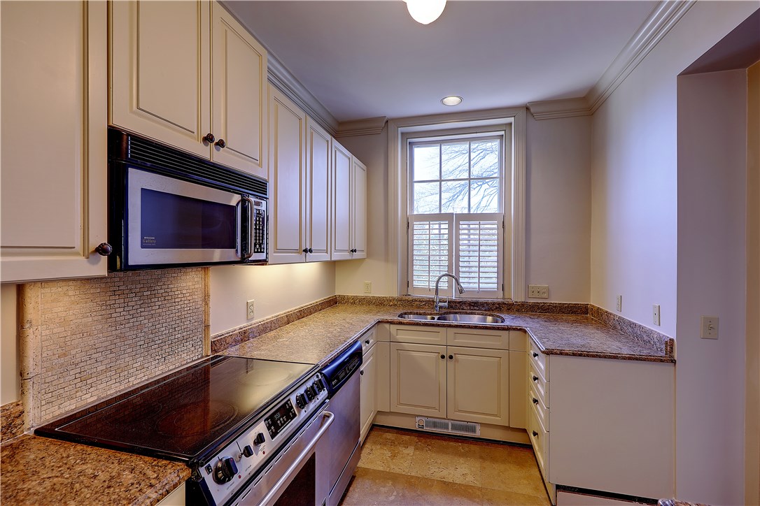 72 Manning Street, Unit 1 Providence, RI 02906 - Photo 17 of 38