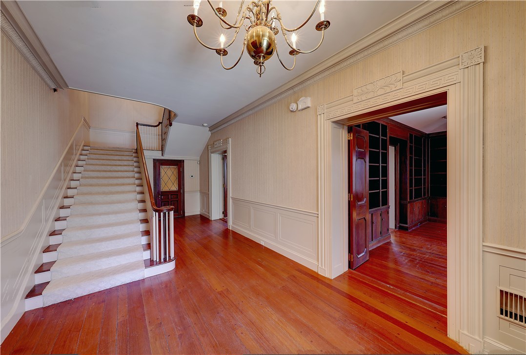 72 Manning Street, Unit 1 Providence, RI 02906 - Photo 7 of 38