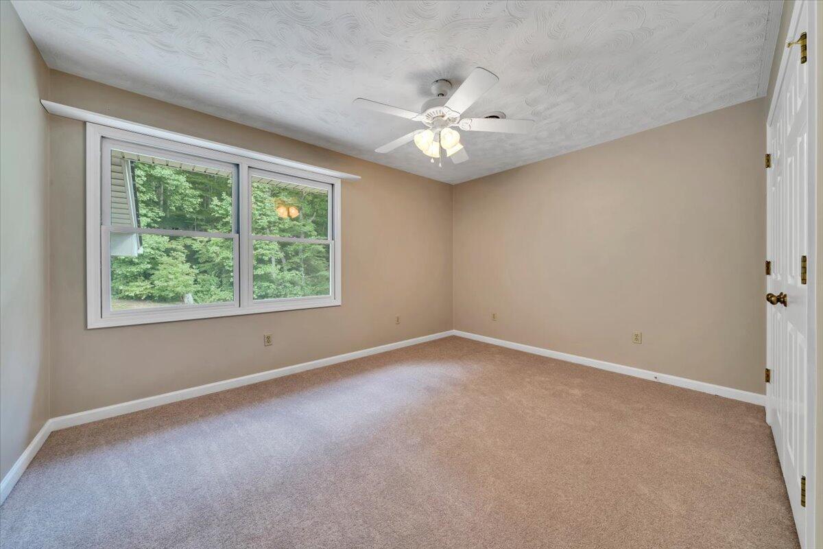 5145 Bradshaw Road Salem, VA 24153 - Photo 46 of 93 42-MIB01947