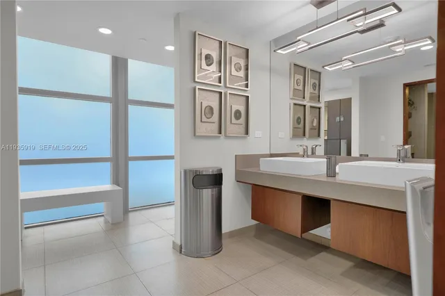 $9,500 | 5875 Collins Avenue, Unit 1003, Miami Beach, FL 33140