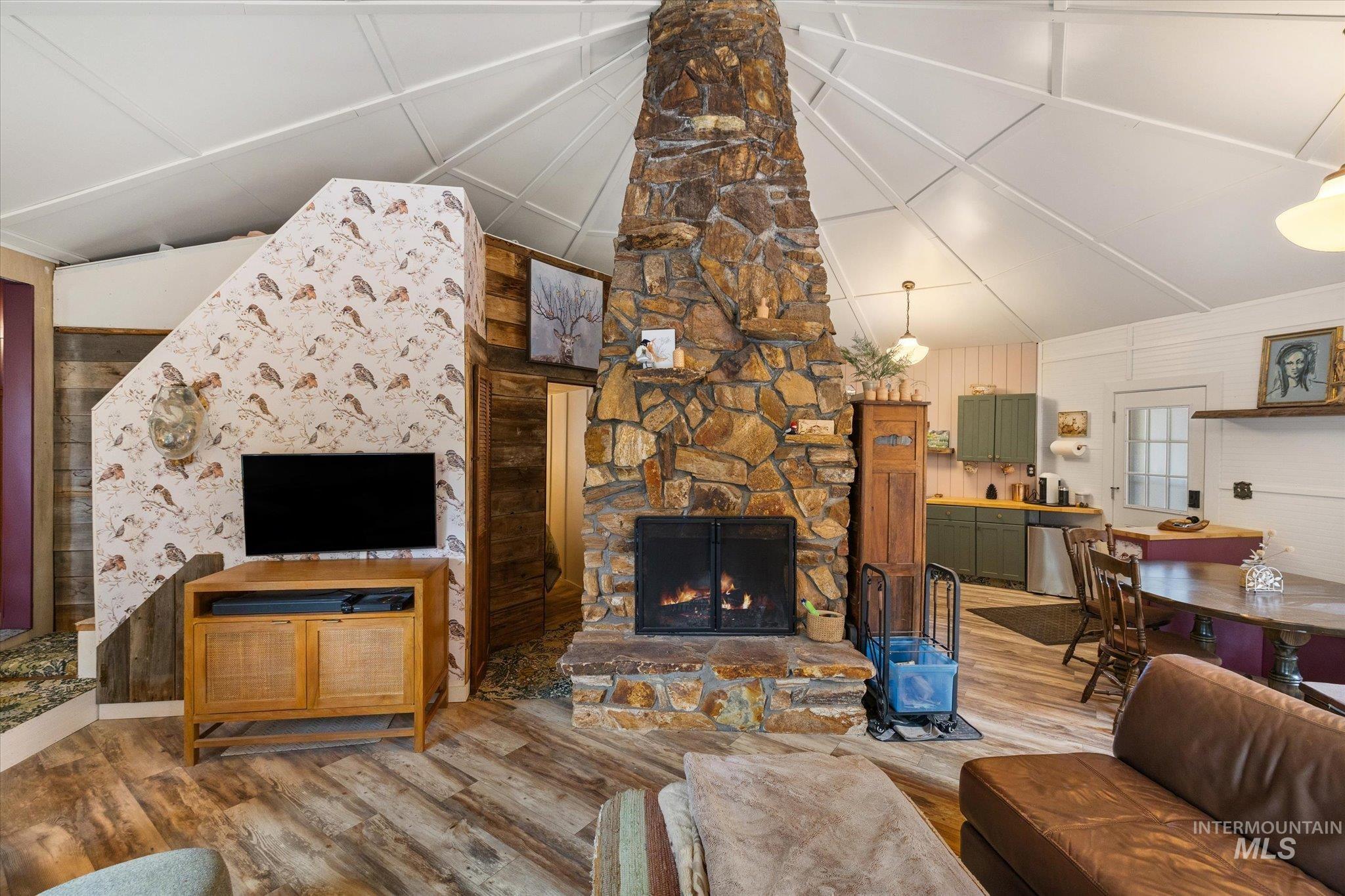 9785 Edna Place Cascade, ID 83611 - Photo 19 of 50