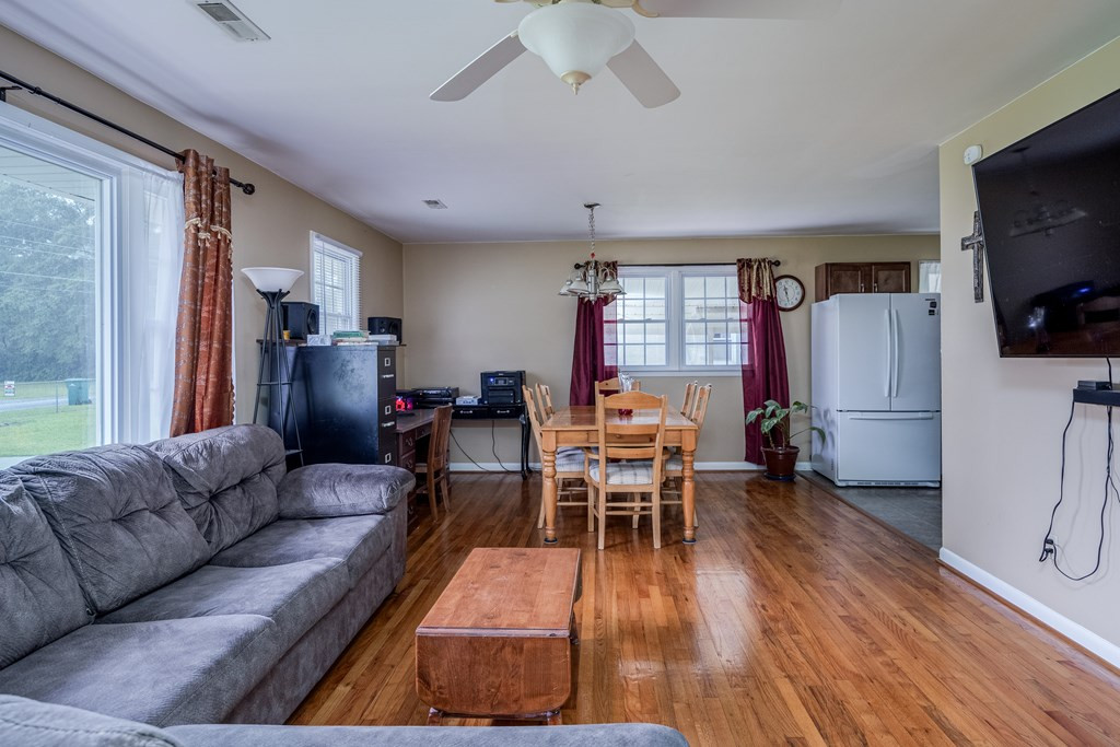566 Clifton Road Sumter, SC 29153 - Photo 5 of 30 Gallery Image 5