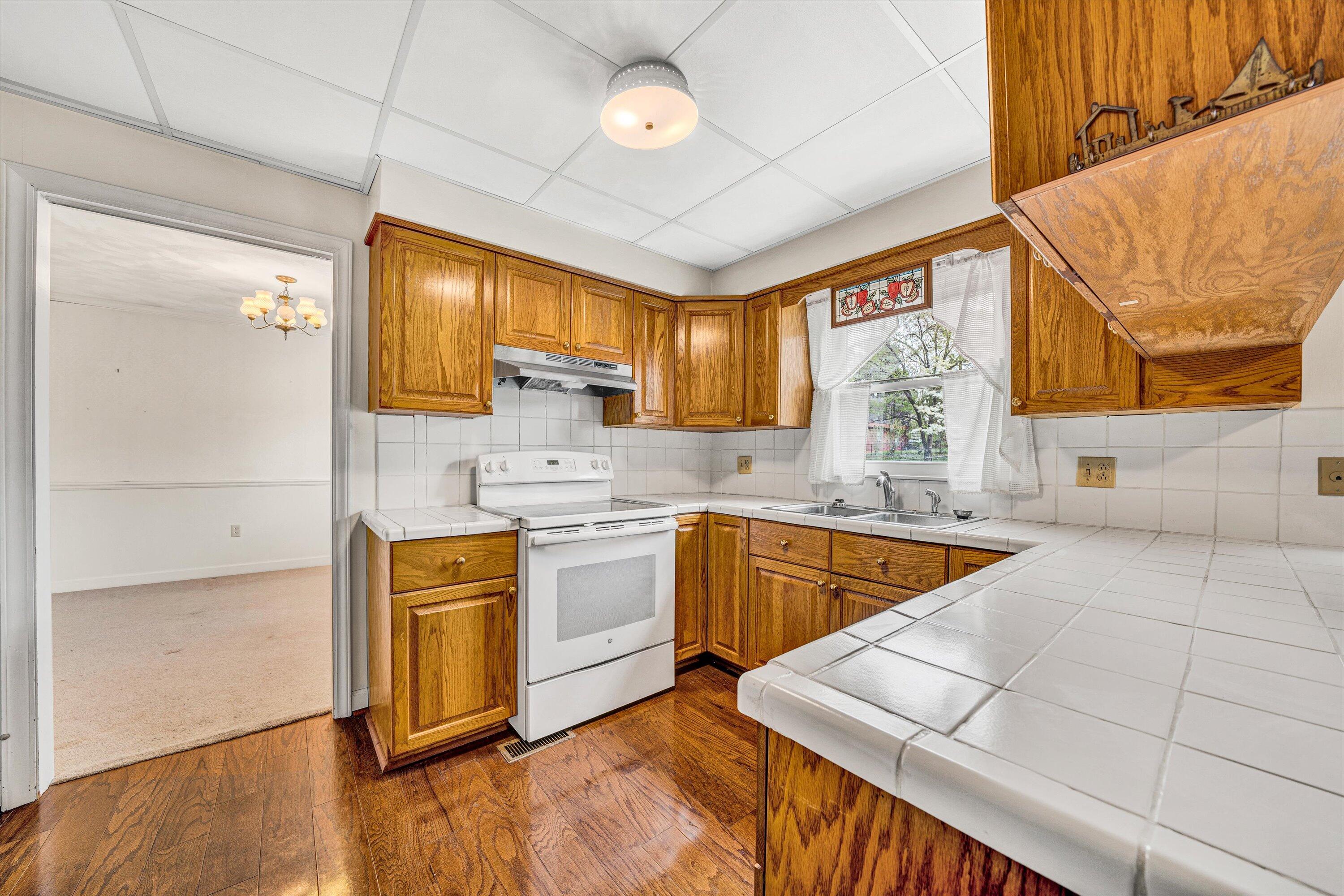 2146 Feather Road Vinton, VA 24179 - Photo 11 of 36 11-DSC00056