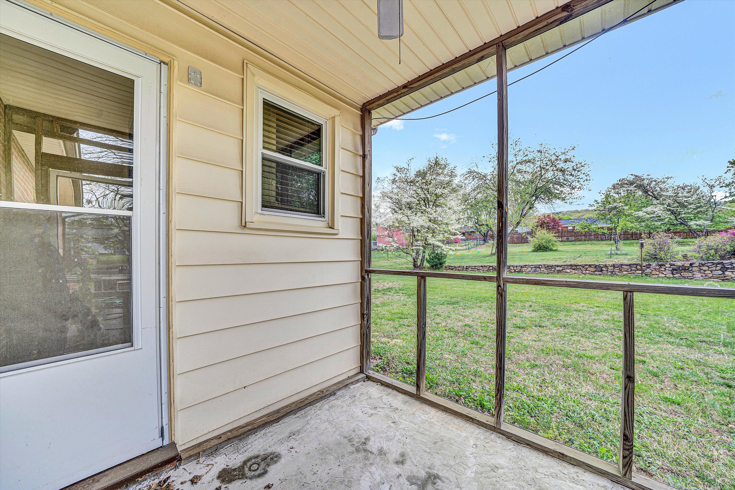 2146 Feather Road Vinton, VA 24179 - Photo 17 of 36 17-DSC00091
