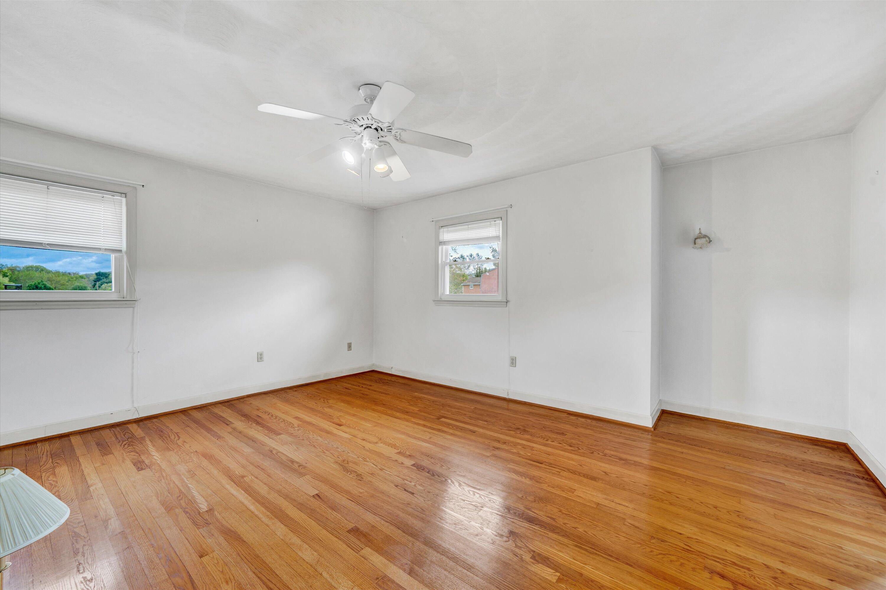 2146 Feather Road Vinton, VA 24179 - Photo 25 of 36 25-DSC00131