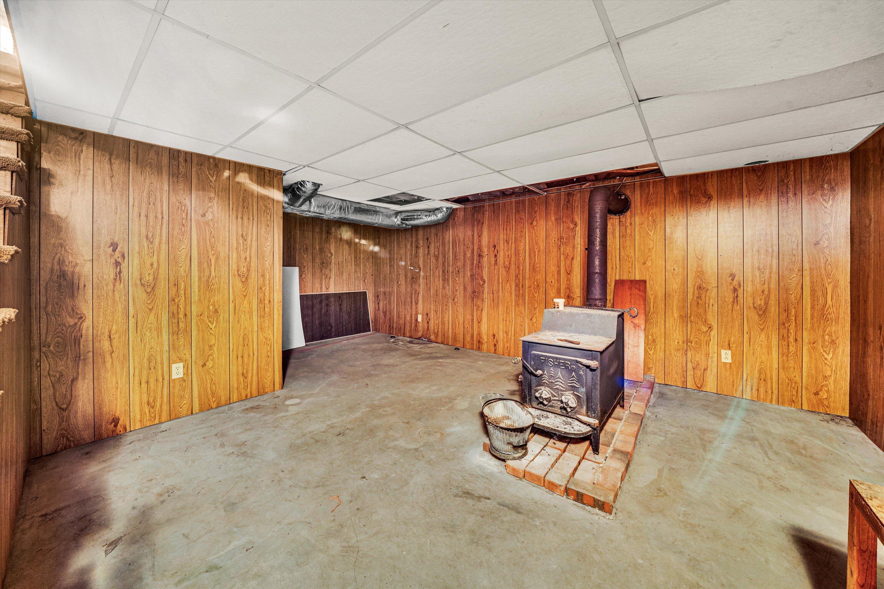 2146 Feather Road Vinton, VA 24179 - Photo 29 of 36 29-DSC00146