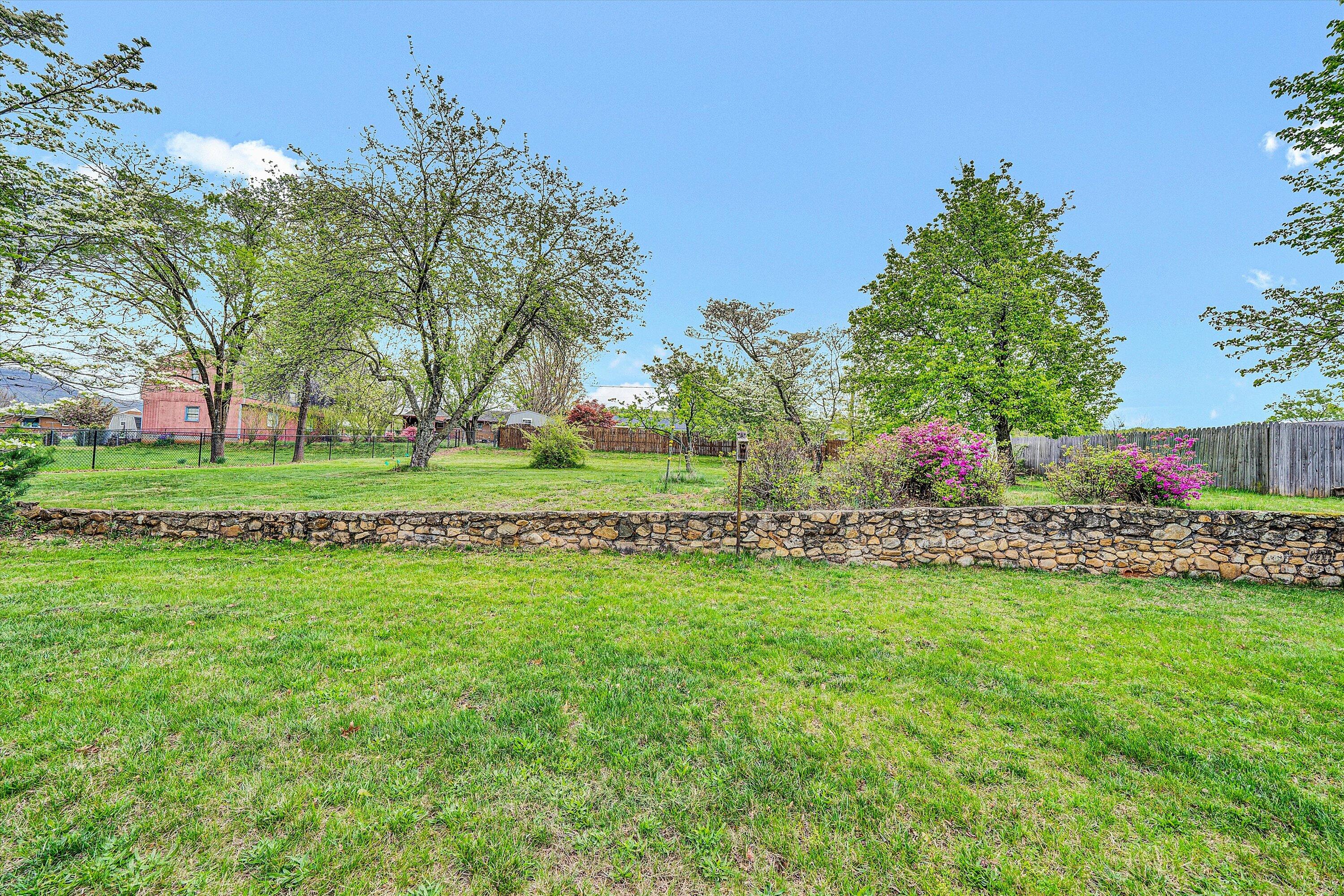 2146 Feather Road Vinton, VA 24179 - Photo 32 of 36 32-DSC00161