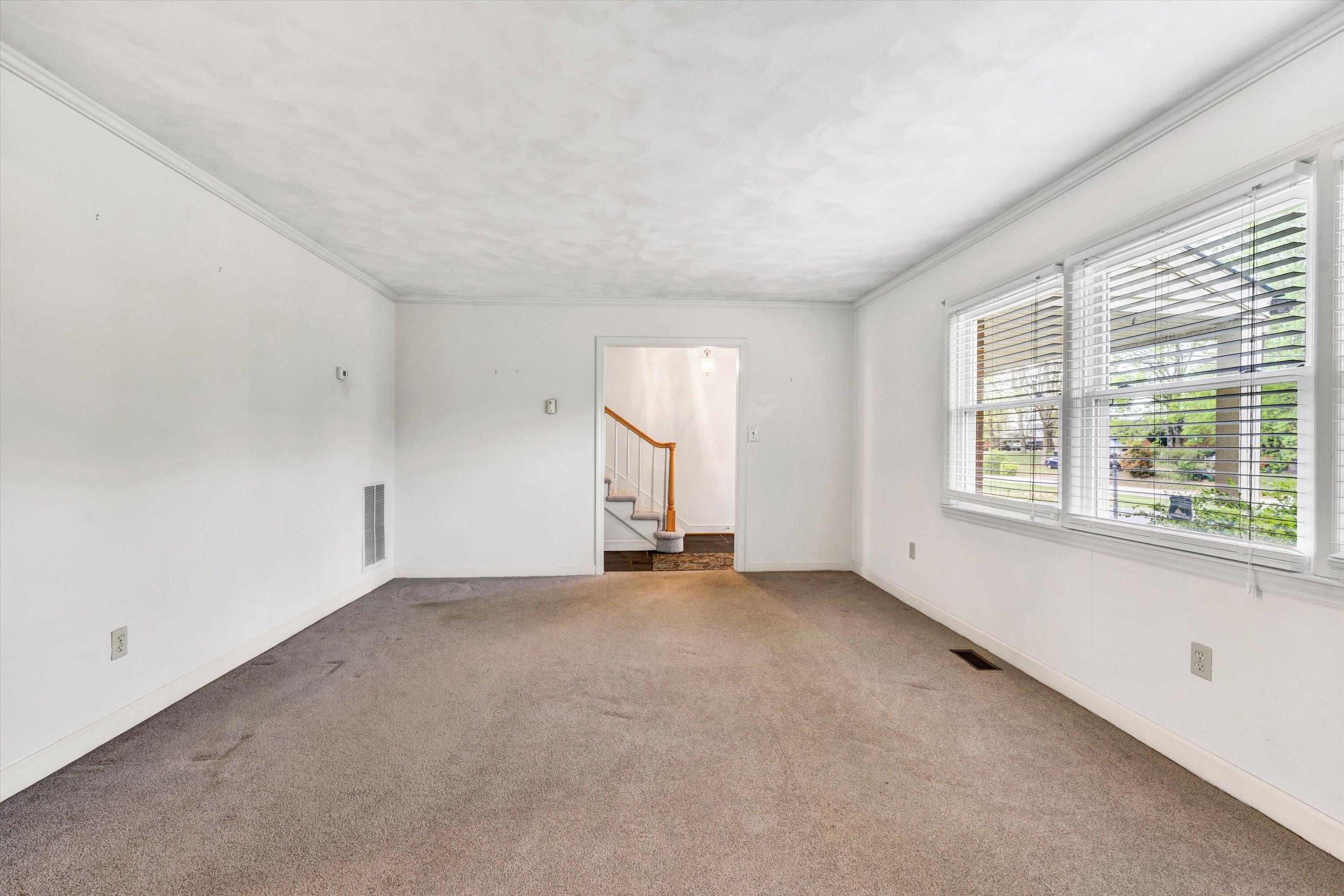 2146 Feather Road Vinton, VA 24179 - Photo 5 of 36 05-DSC00031