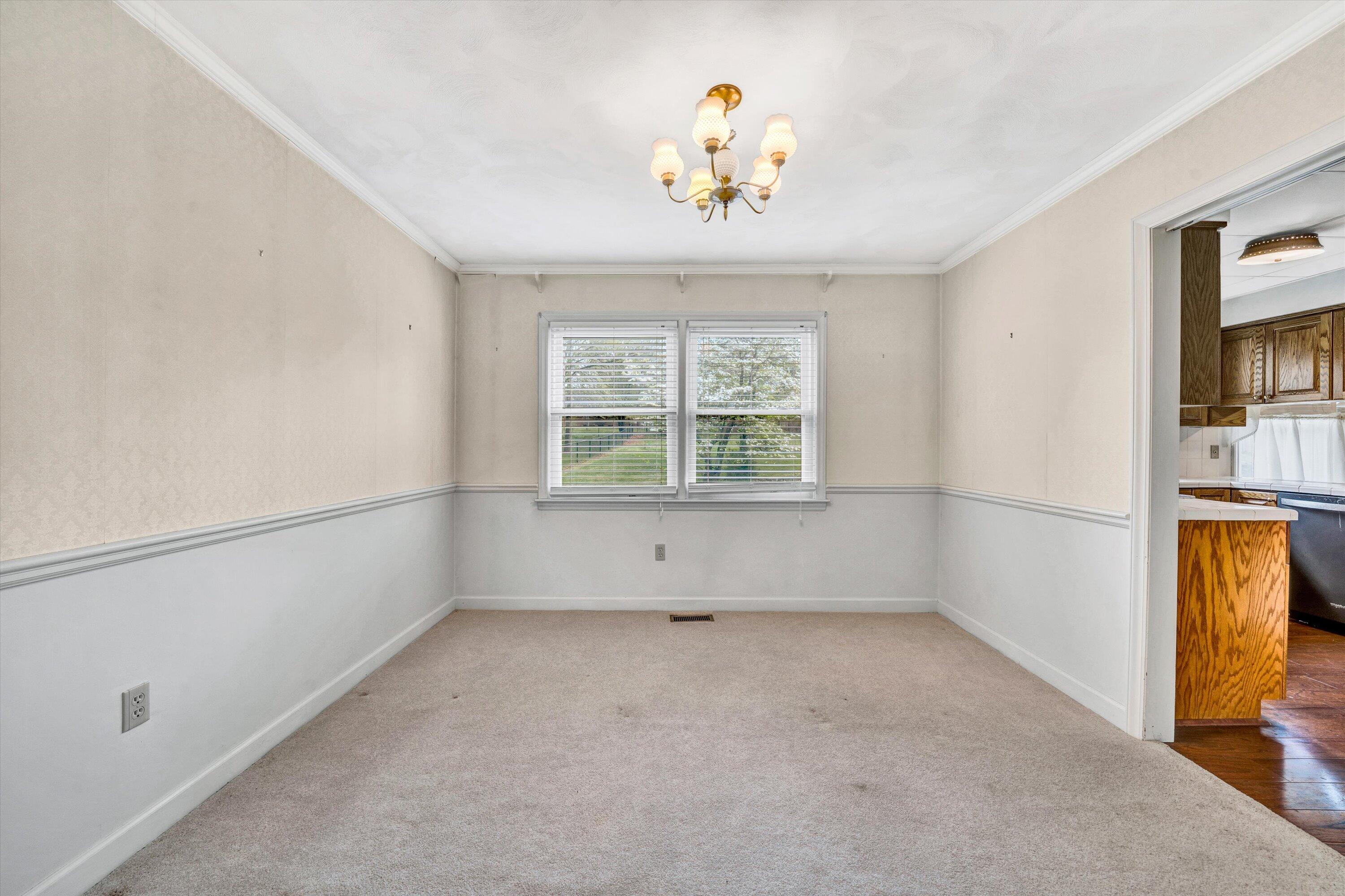2146 Feather Road Vinton, VA 24179 - Photo 7 of 36 07-DSC00036