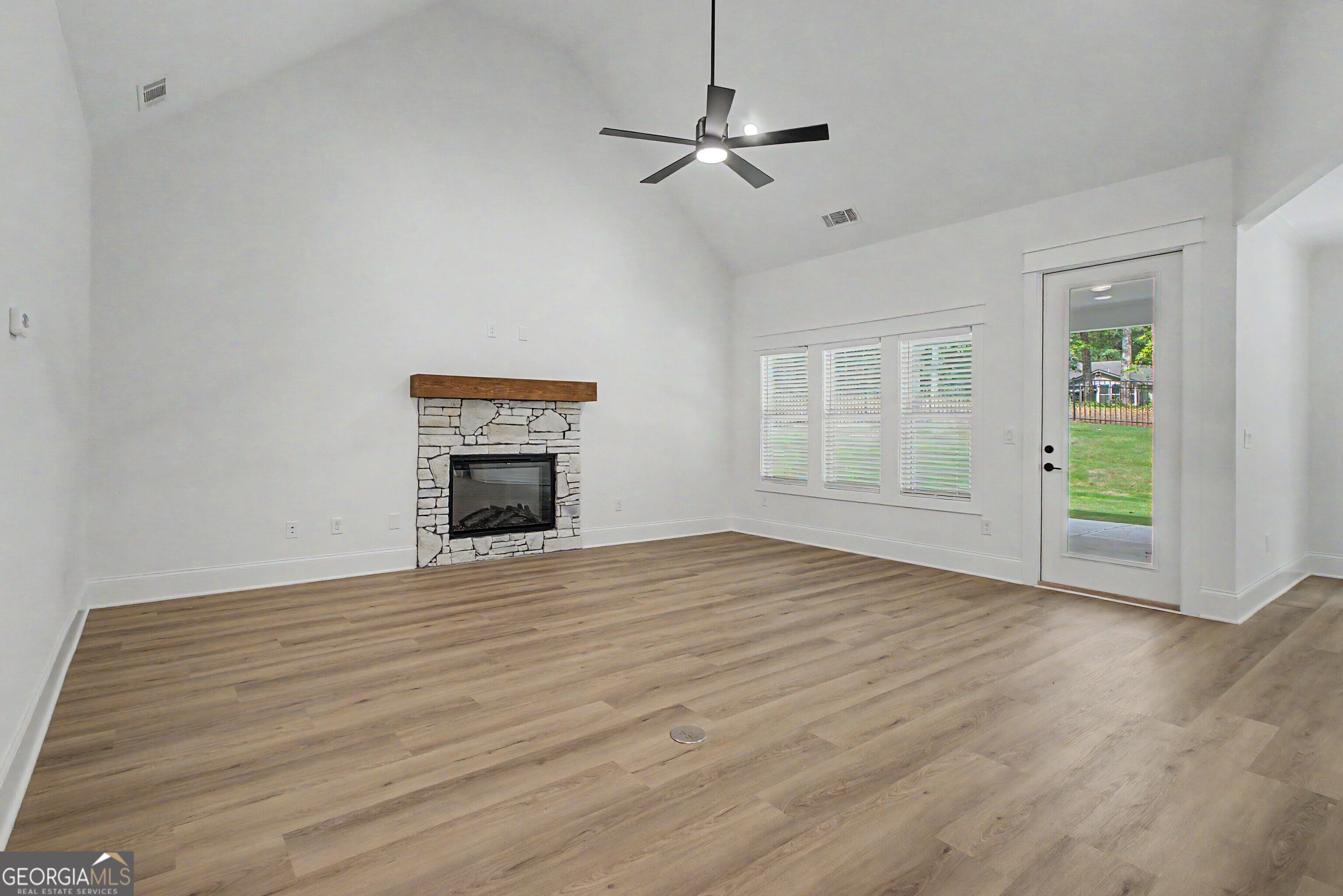 347 East Crestwood Road Tyrone, GA 30290 - Photo 5 of 26